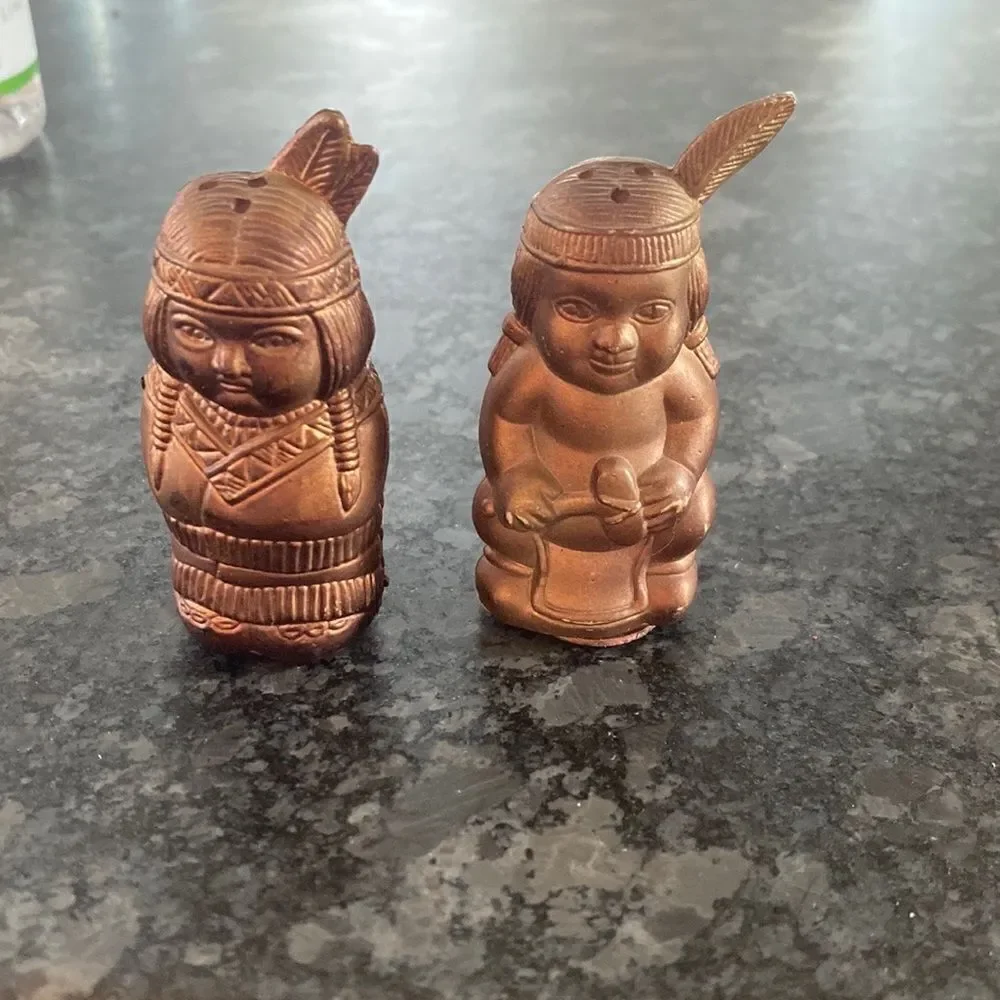 Native American Girl Salt Pepper Shaker Set